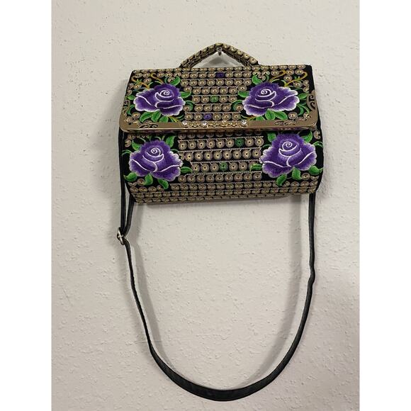 Elegant Black and Purple Floral Shoulder Bag - Picture 5 of 9